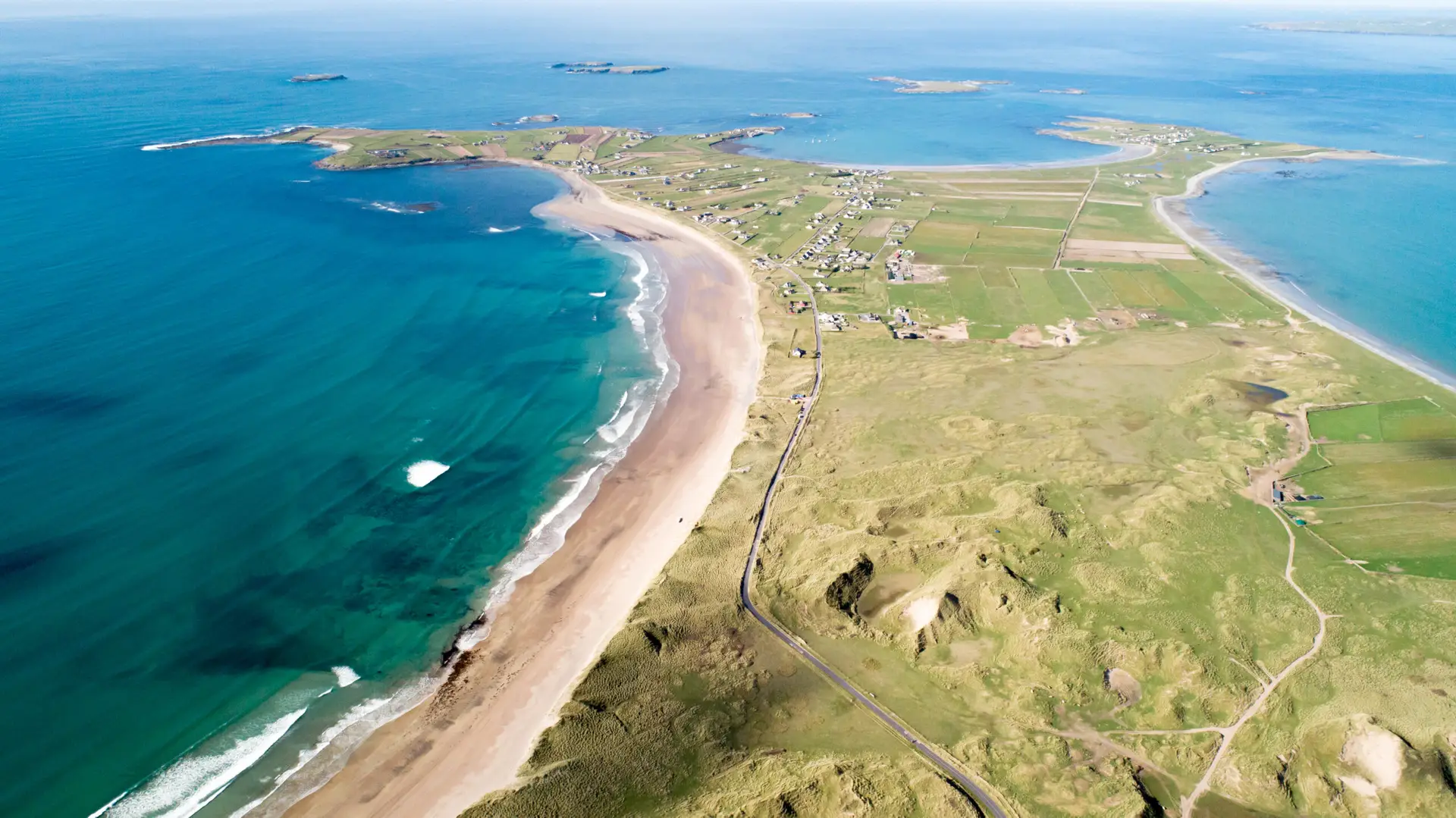 Maharees coastline coordinated por Kerry County Council and Maharees Conservation Association (Ireland)